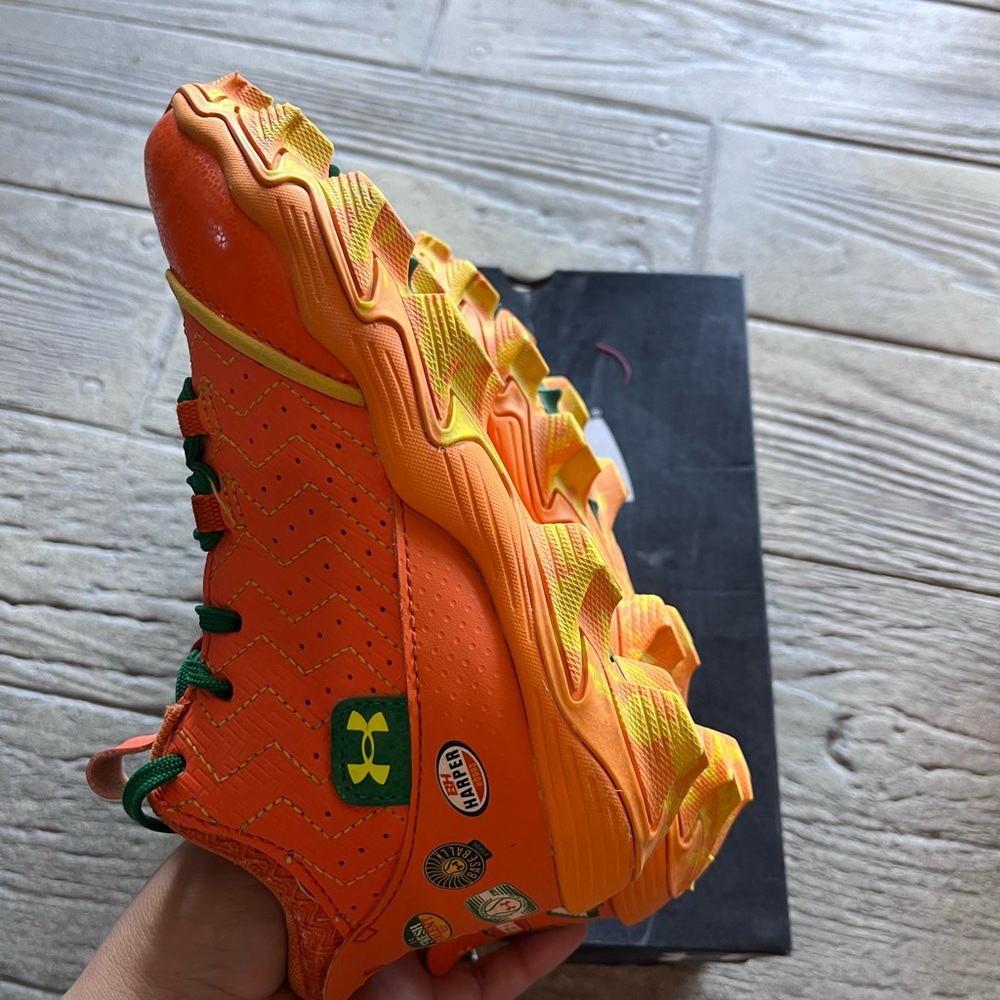 Under Armour Kids Bright Orange Baseball Cleats 2Y - Picture 3 of 5